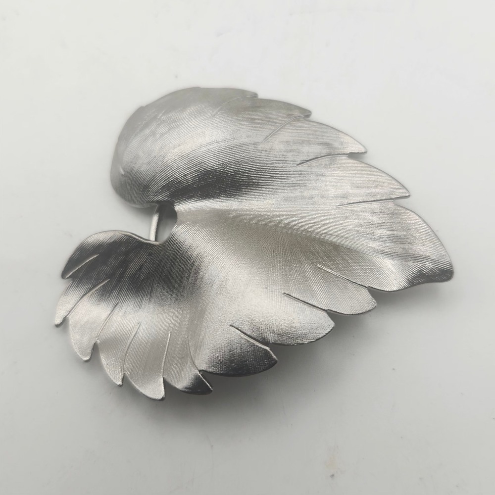 Vintage Scarf Slide Silver Tone Leaf Jewelry Botanical Brushed Metal Clip Large